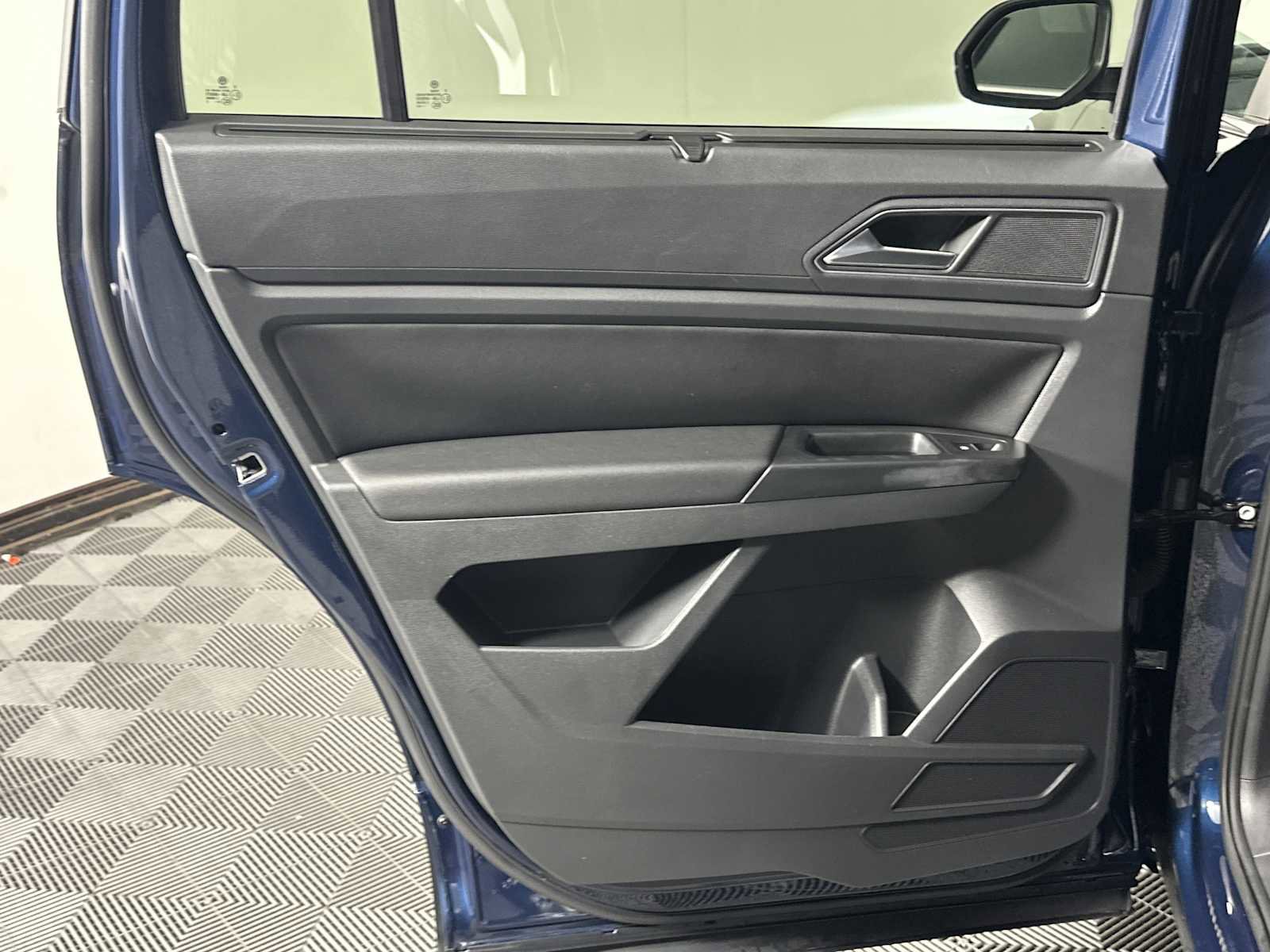 Used 2019 Volkswagen Atlas SE FWD image 24