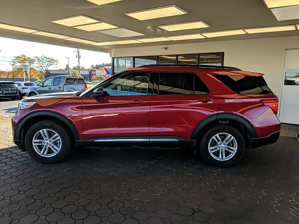 Certified 2023 Ford Explorer XLT w/ Equipment Group 202A image 6