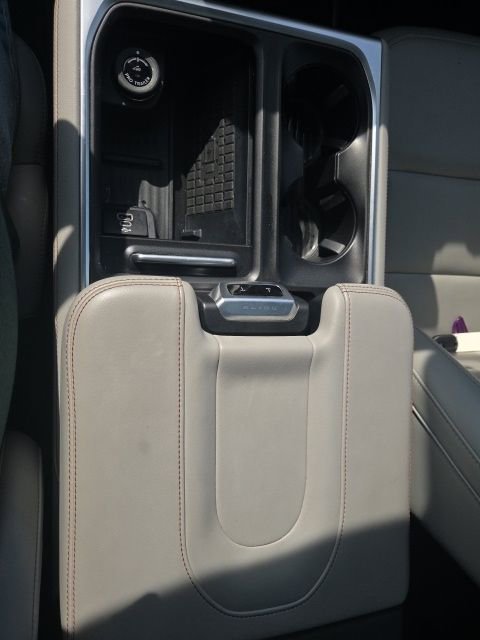 Certified 2025 Ford Expedition Active image 38