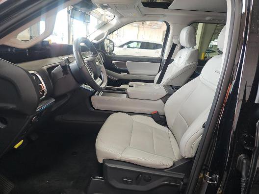 Certified 2025 Ford Expedition Platinum AWD/4WD image 10