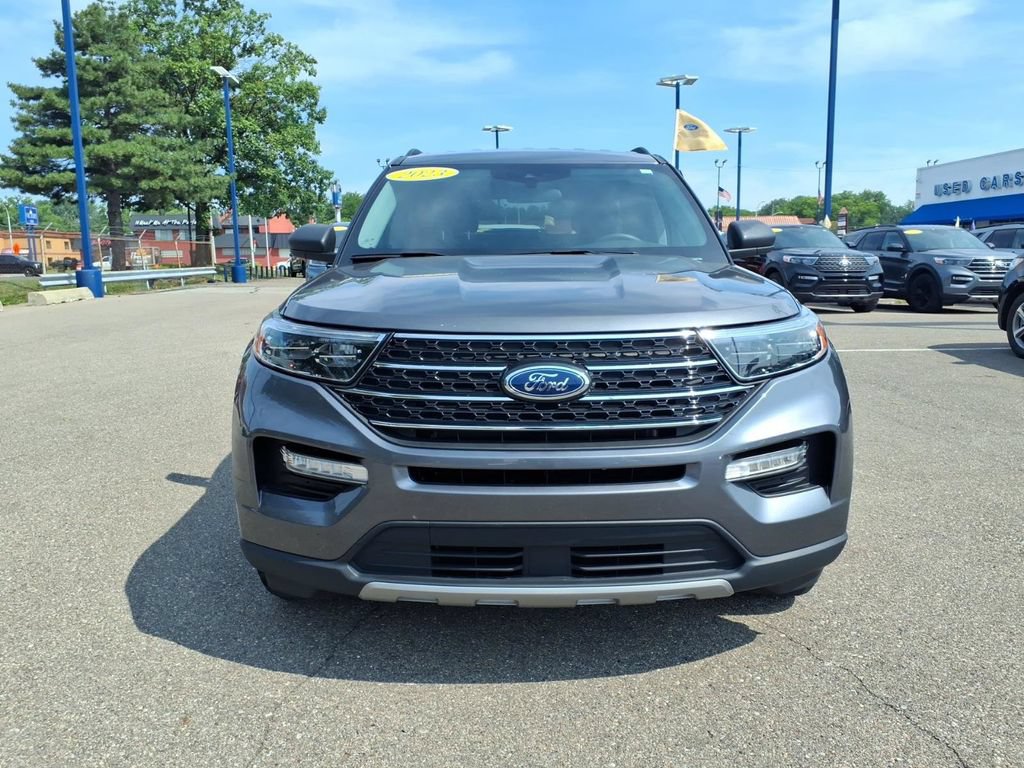 Certified 2024 Ford Explorer XLT AWD/4WD image 3