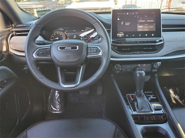 Used 2024 Jeep Compass Latitude image 9