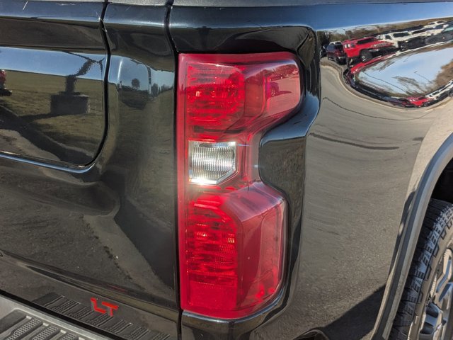 Used 2022 Chevrolet Silverado 2500 Custom w/ Custom Value Package image 33