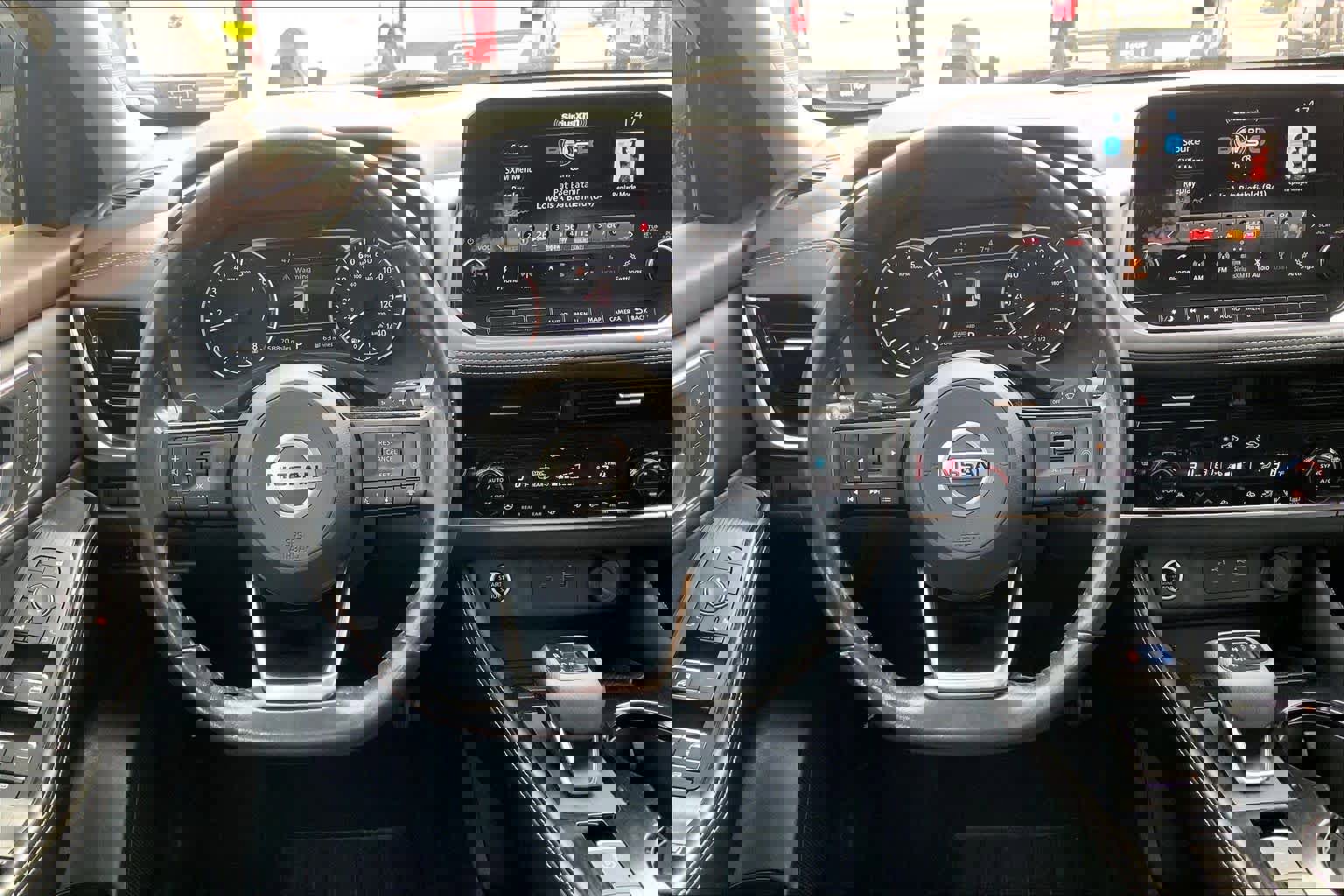 Used 2021 Nissan Rogue SL w/ Premium Package image 5