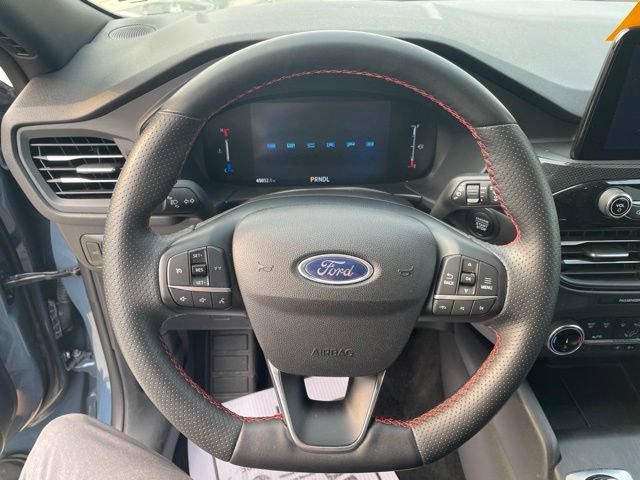Certified 2025 Ford Escape ST-Line Select AWD/4WD image 13