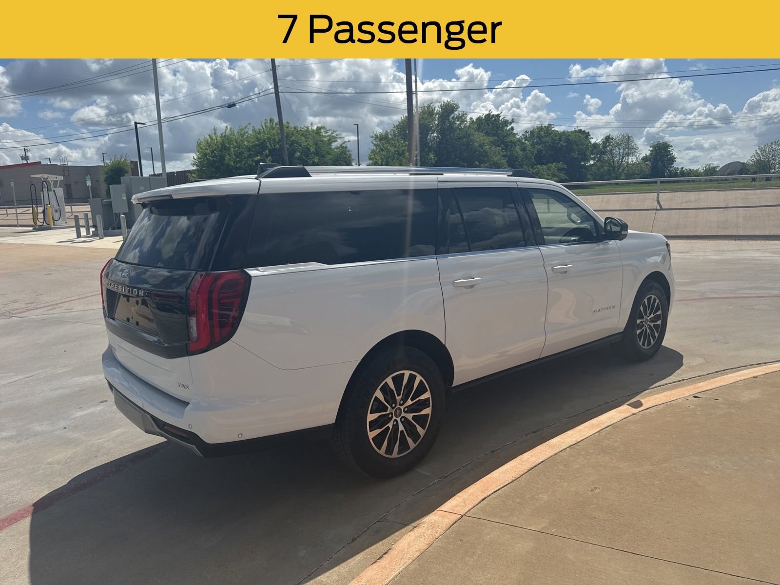 Certified 2025 Ford Expedition Max Platinum image 5