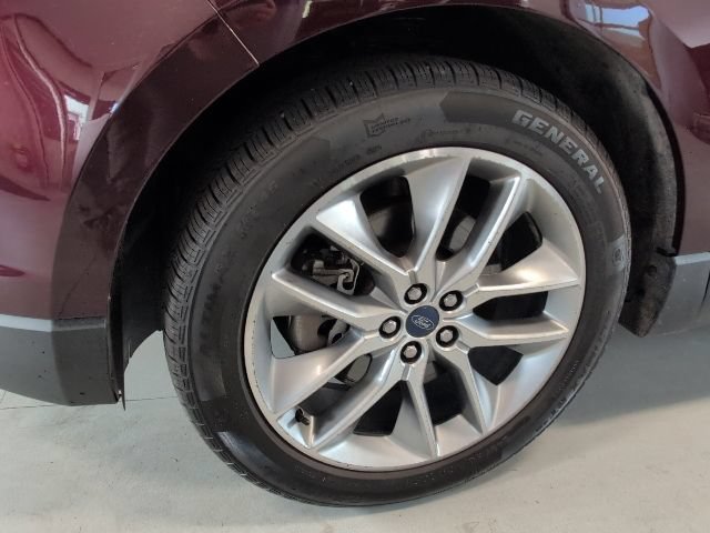 Certified 2018 Ford Edge Titanium w/ Equipment Group 301A AWD/4WD image 9