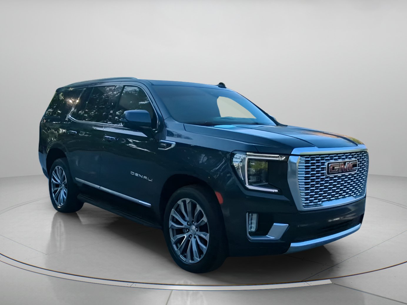 Used 2021 GMC Yukon Denali RWD image 2