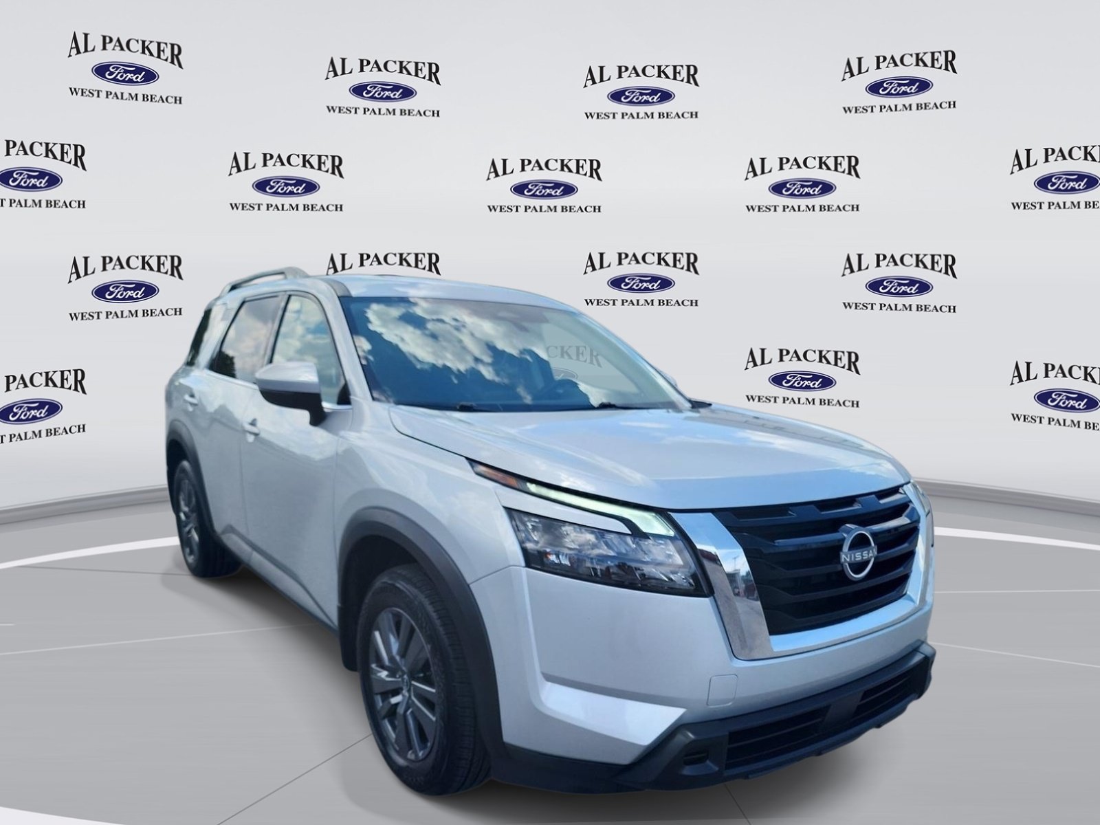 Used 2024 Nissan Pathfinder SV FWD image 7