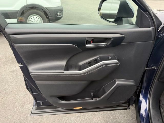 Used 2020 Toyota Highlander XLE image 15