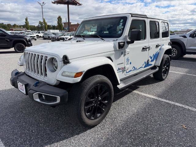 Used 2021 Jeep Wrangler Unlimited Sahara w/ Dual Top Group AWD/4WD image 4
