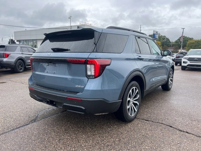 Certified 2025 Ford Explorer ST-Line image 2