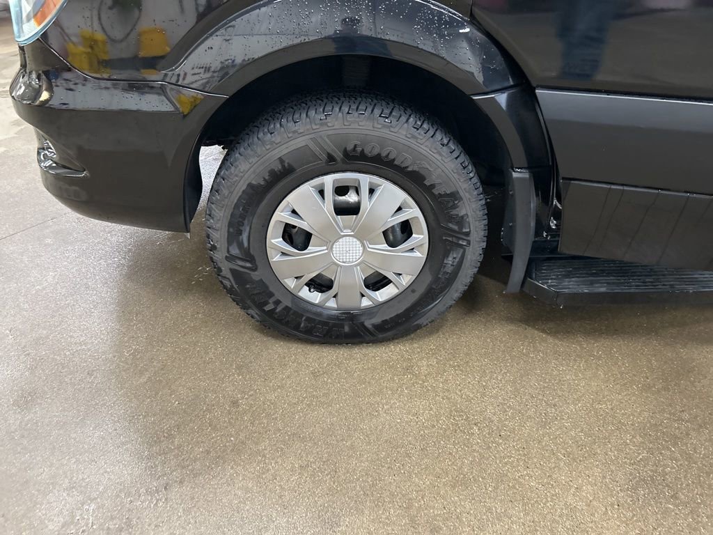 Used 2017 Mercedes-Benz Sprinter 2500 image 33