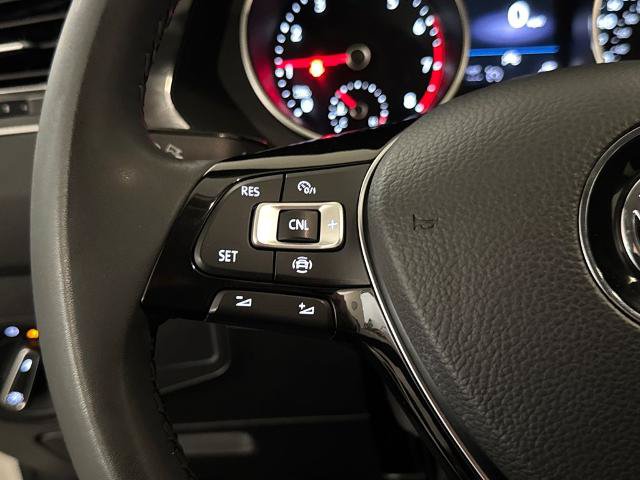 Used 2020 Volkswagen Tiguan SE AWD/4WD image 14