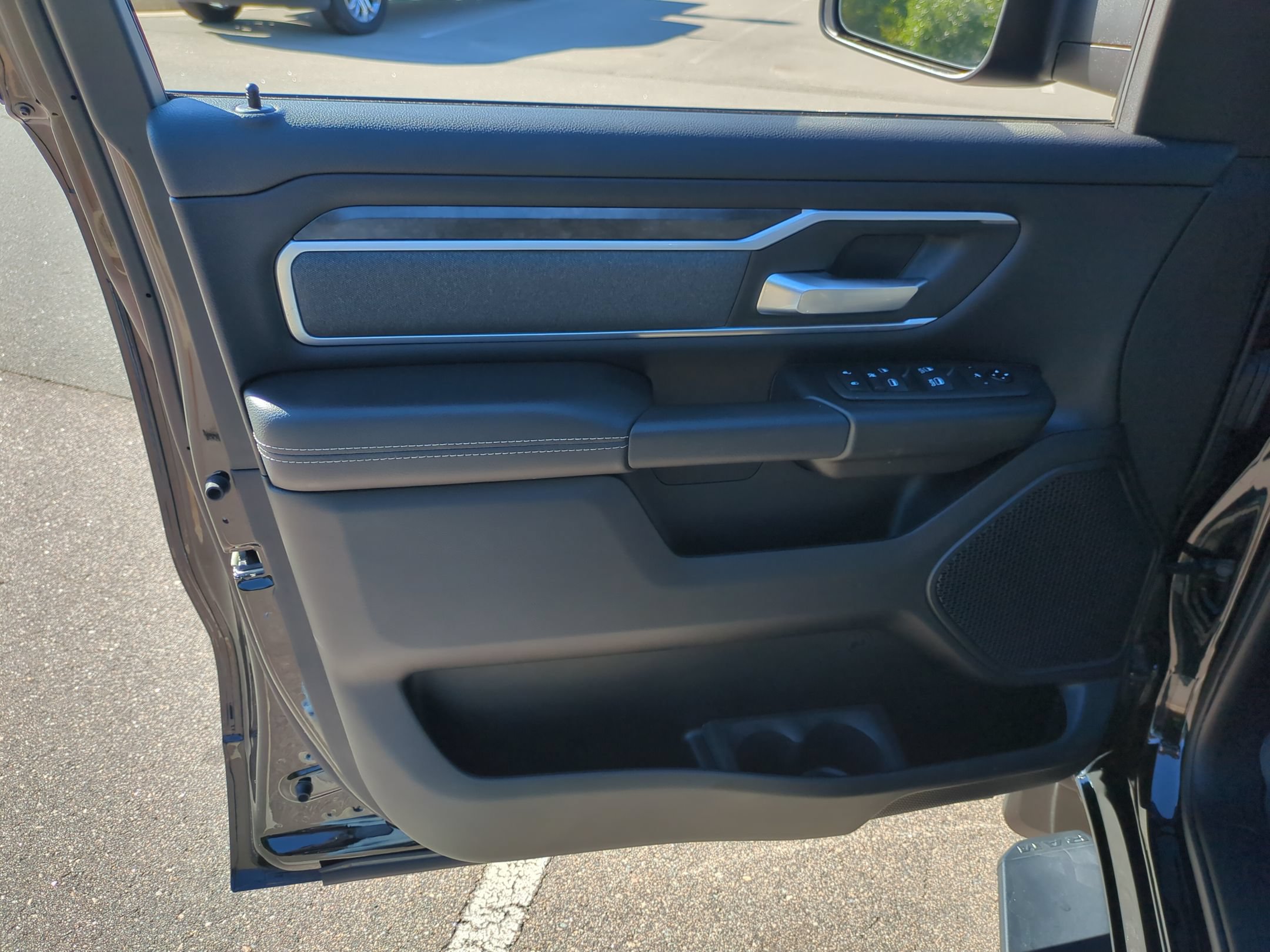Used 2021 RAM 1500 Big Horn AWD/4WD image 14