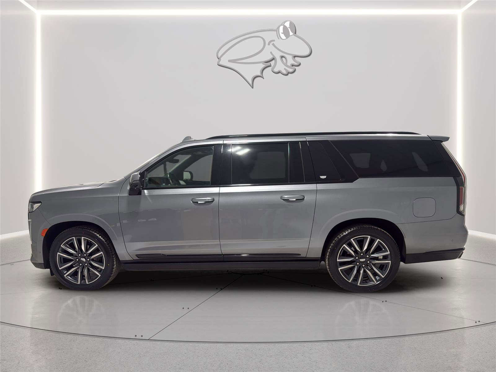 Used 2021 Cadillac Escalade ESV Sport w/ Driver Assist Tech Package AWD/4WD image 2
