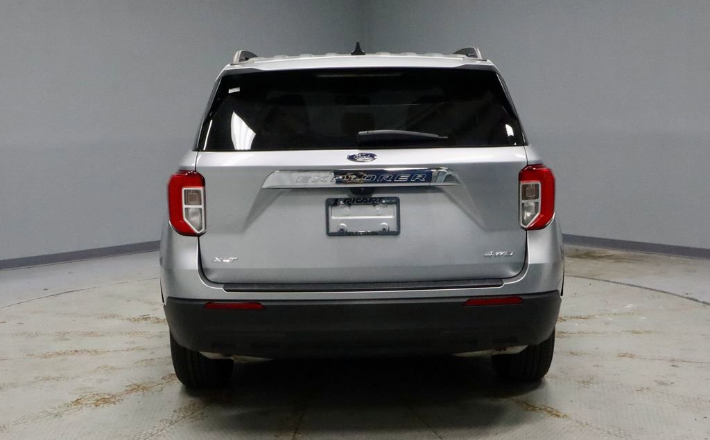 Certified 2023 Ford Explorer XLT w/ Equipment Group 202A image 4