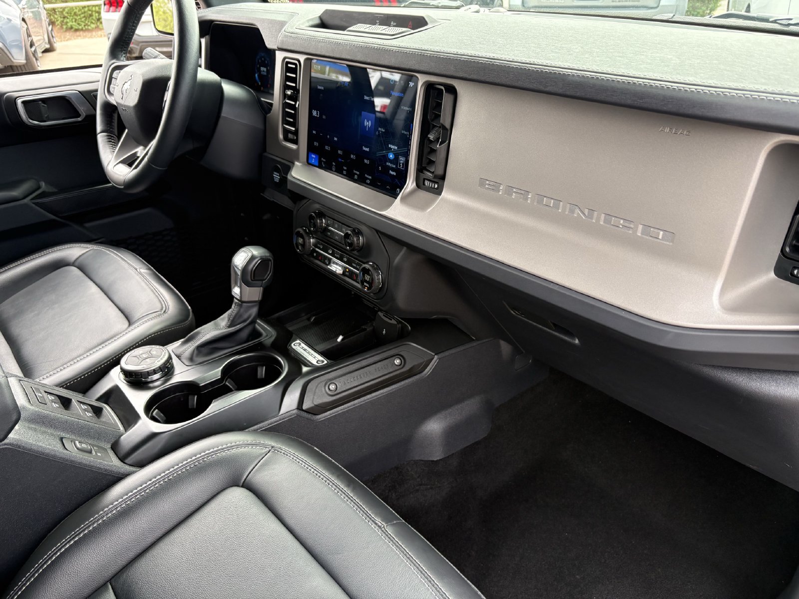 Certified 2025 Ford Bronco Outer Banks AWD/4WD image 14