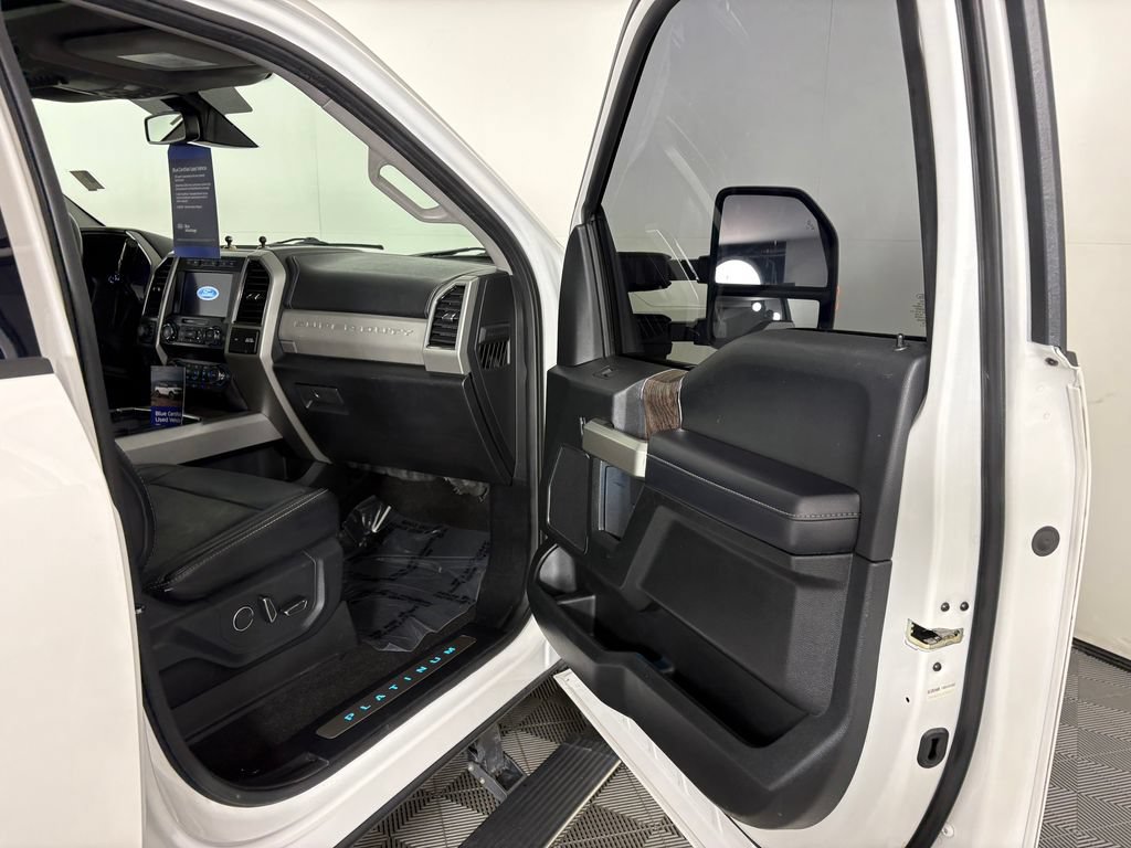 Certified 2019 Ford F250 Lariat w/ Lariat Ultimate Package AWD/4WD image 34