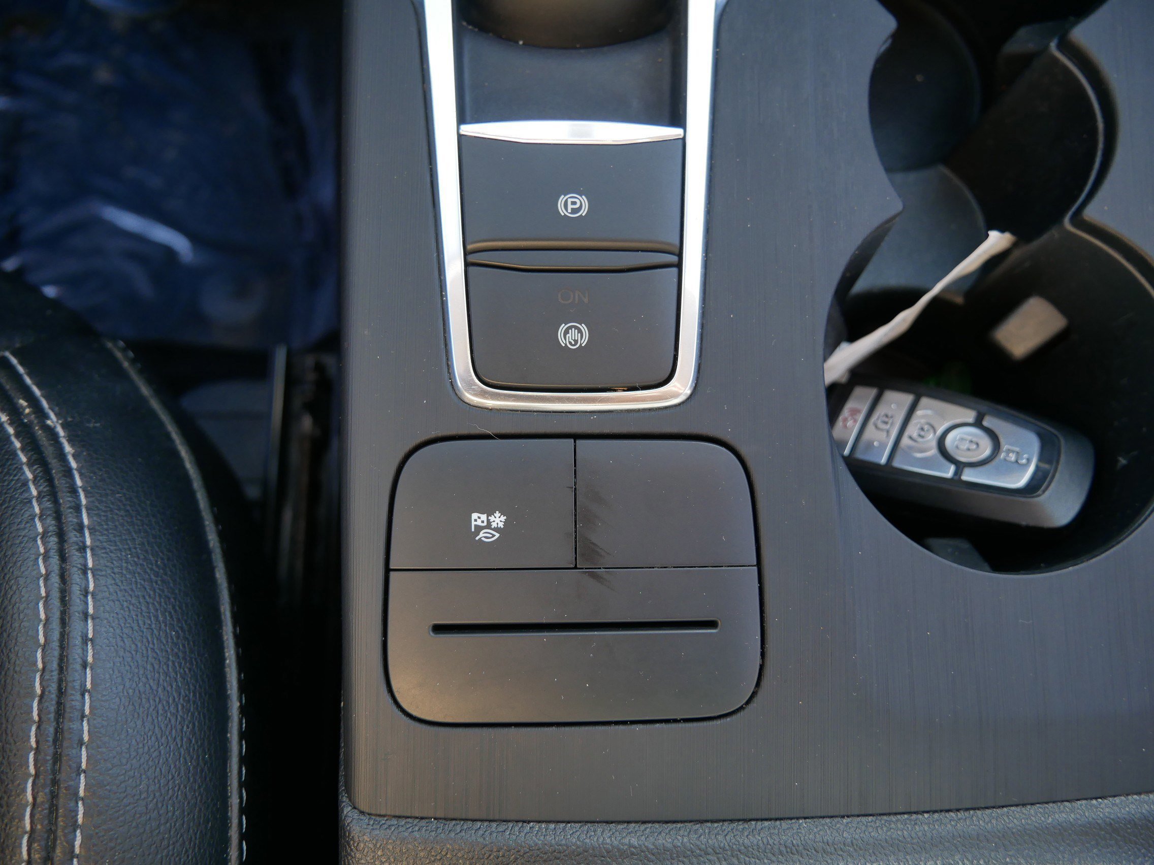 Certified 2020 Ford Escape SE Sport image 39