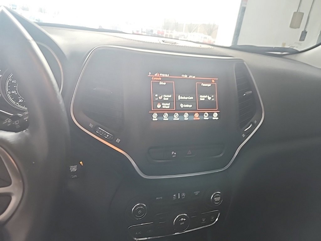 Used 2019 Jeep Cherokee Latitude Plus w/ Cold Weather Group image 6