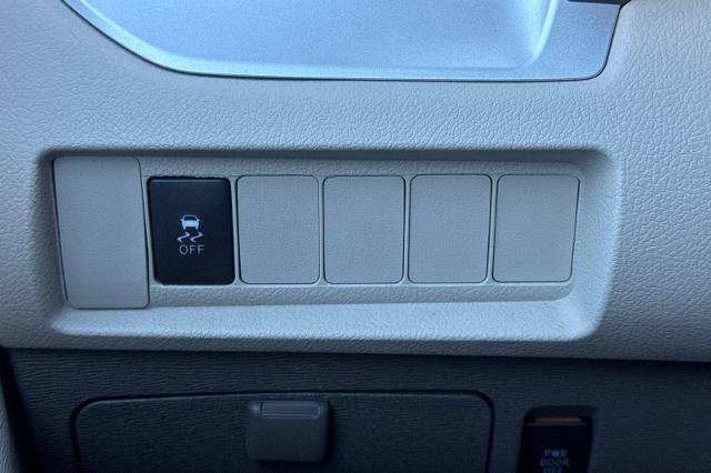 Used 2017 Toyota Sienna LE image 23