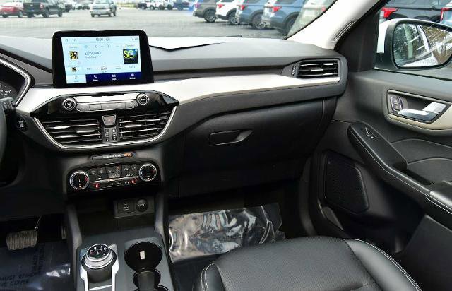Certified 2022 Ford Escape SEL image 24