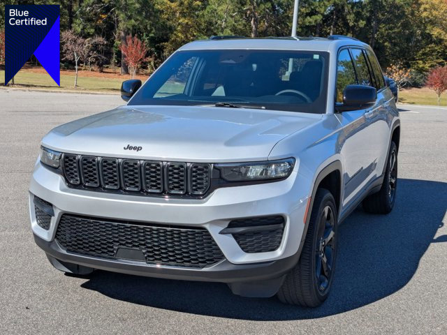 Used 2023 Jeep Grand Cherokee Altitude image 1