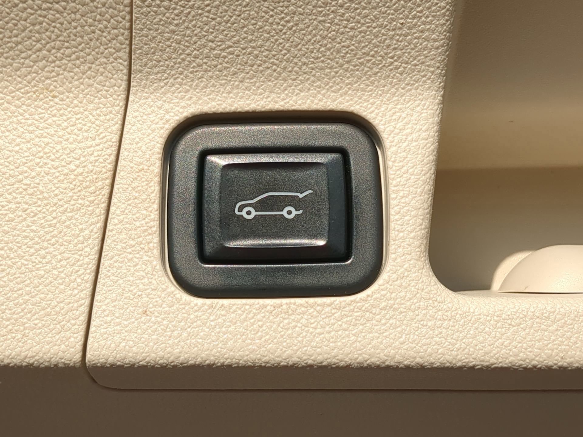 Used 2020 GMC Acadia Denali image 39