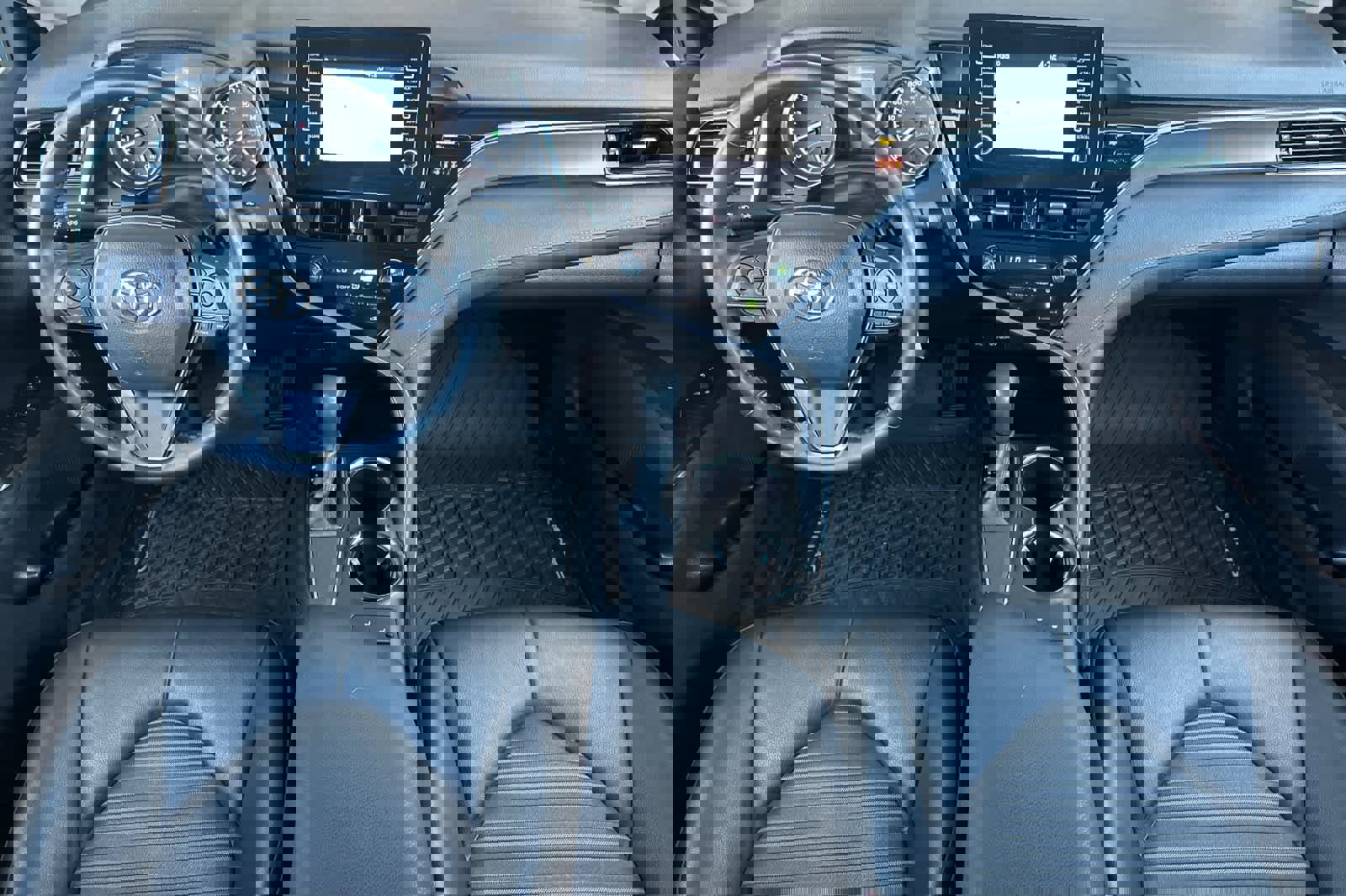 Used 2024 Toyota Camry SE FWD image 9