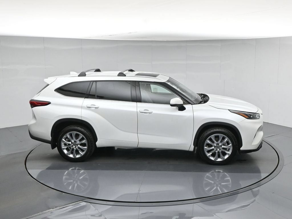Used 2022 Toyota Highlander Limited FWD image 46