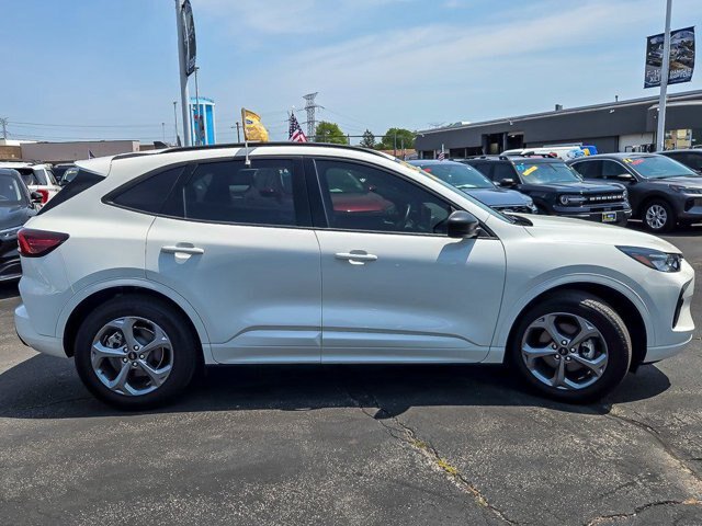 Certified 2024 Ford Escape ST-Line w/ Tech Pack #1 FWD image 11