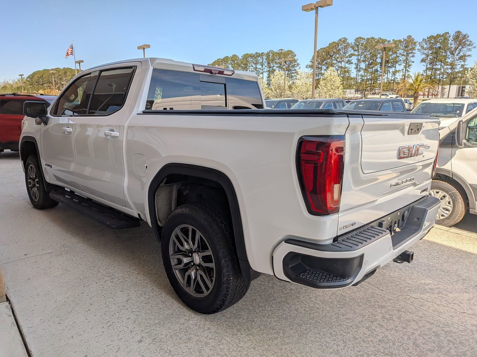 Used 2020 GMC Sierra 1500 AT4 w/ AT4 Premium Package image 3
