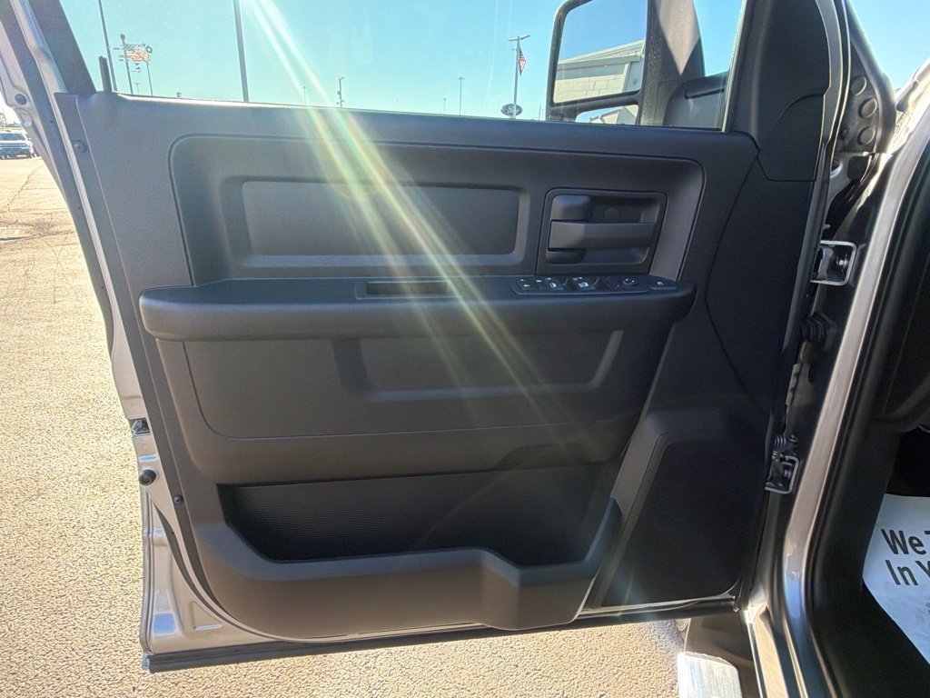 Used 2024 RAM 2500 Tradesman w/ Chrome Appearance Group AWD/4WD image 23