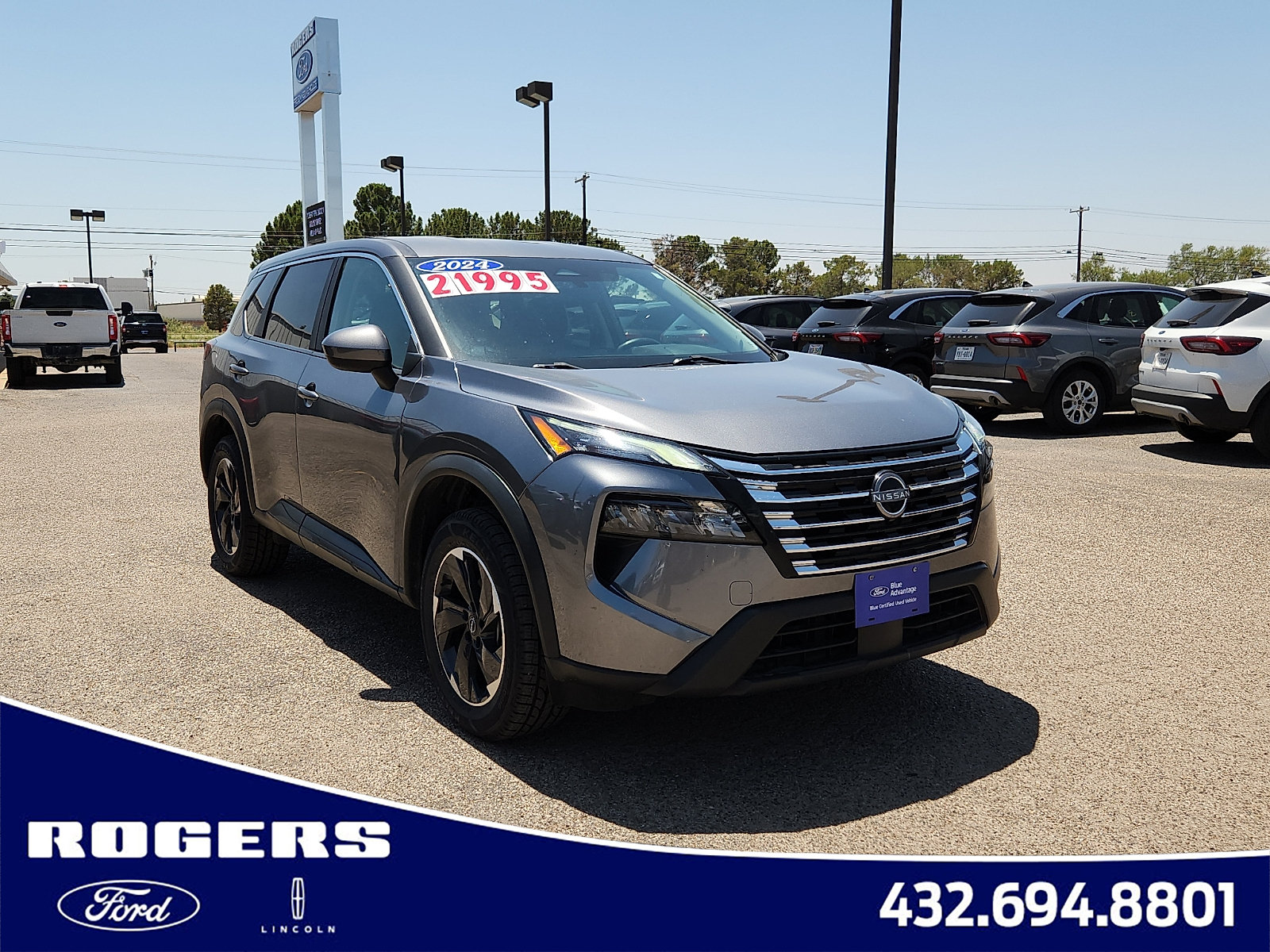 Used 2024 Nissan Rogue SV FWD image 1