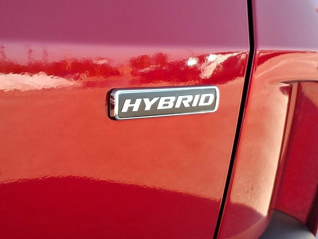 Certified 2025 Ford Escape Platinum w/ Premium Technology Package image 31