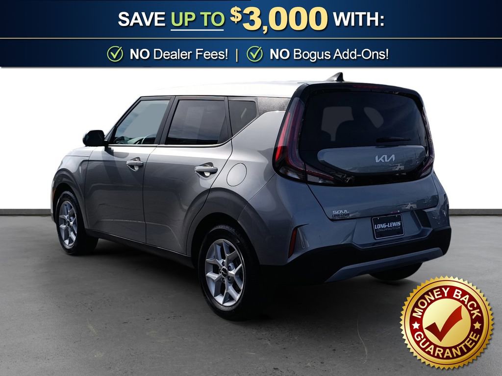 Used 2025 Kia Soul LX w/ LX Technology Package FWD image 4