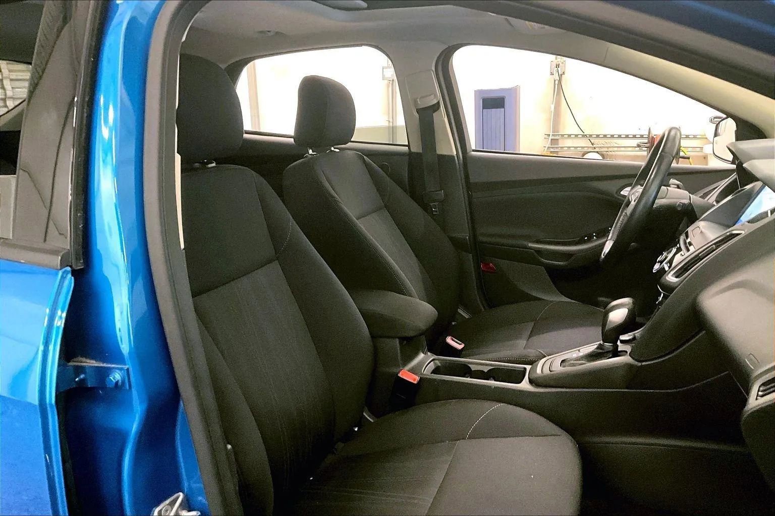 Certified 2017 Ford Focus SEL w/ Cold Weather Package image 9