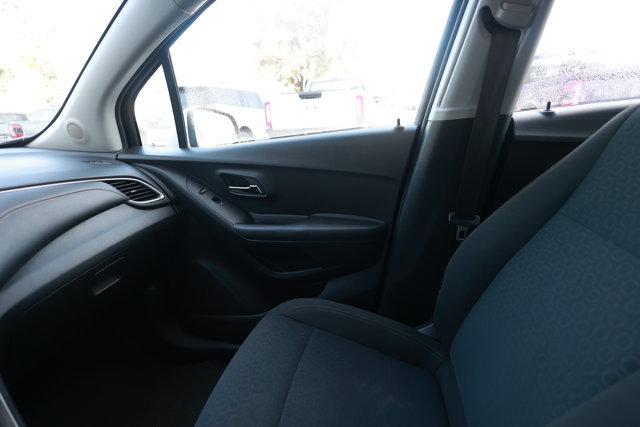 Used 2018 Chevrolet Trax LS AWD/4WD image 18