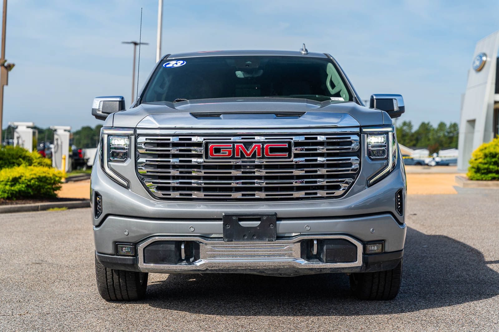 Used 2023 GMC Sierra 1500 Denali w/ Denali Reserve Package AWD/4WD image 2