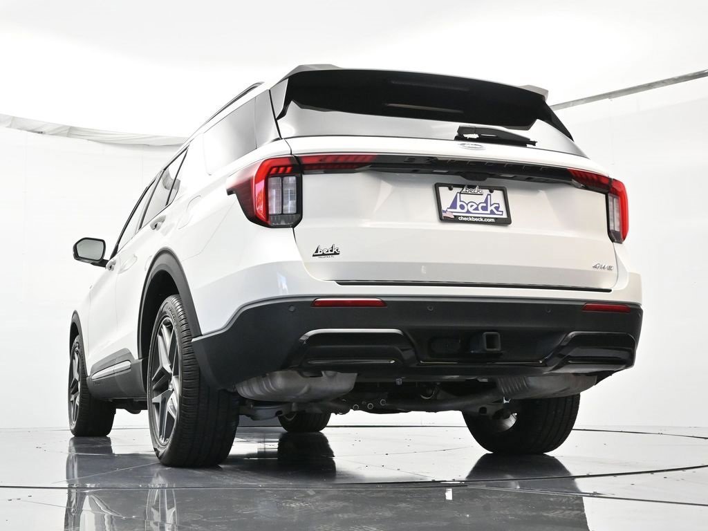 Certified 2025 Ford Explorer ST-Line w/ Premium Package image 11