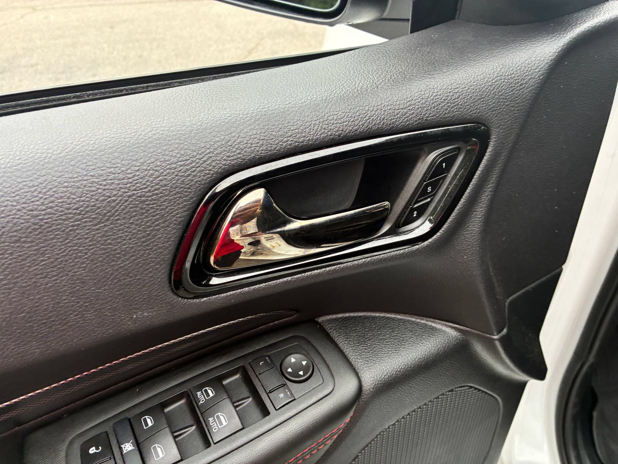 Used 2025 Dodge Durango GT AWD/4WD image 12