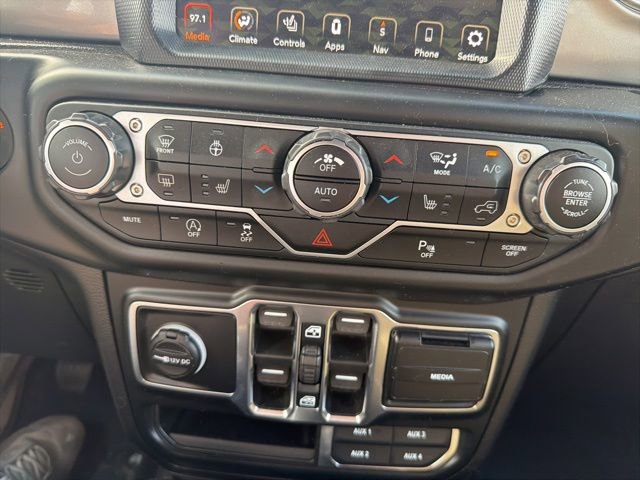 Used 2021 Jeep Wrangler Unlimited Sahara w/ Uconnect 4C Nav & Sound Group AWD/4WD image 30