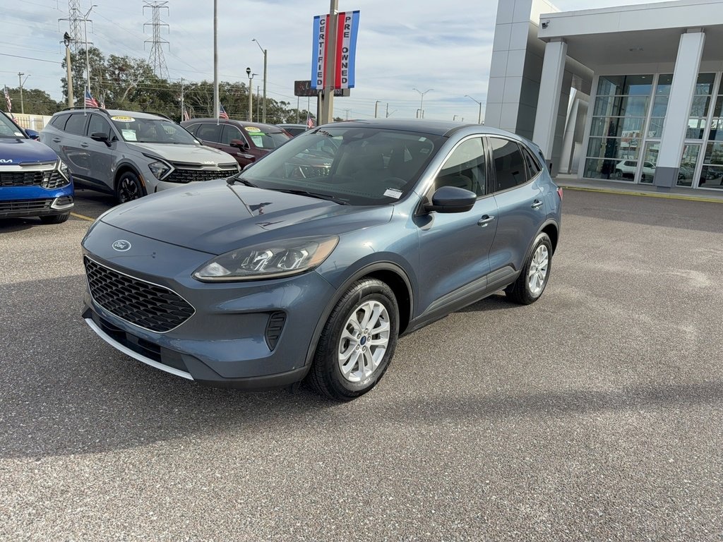 Certified 2020 Ford Escape SE image 2