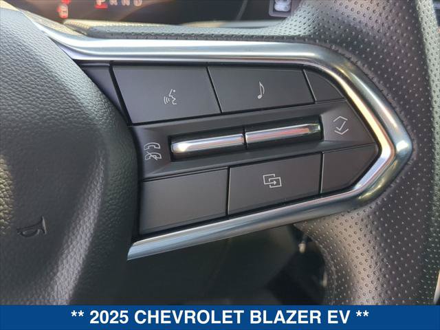 Used 2025 Chevrolet Blazer EV LT FWD image 15