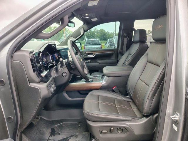 Used 2026 Chevrolet Silverado 1500 High Country AWD/4WD image 11
