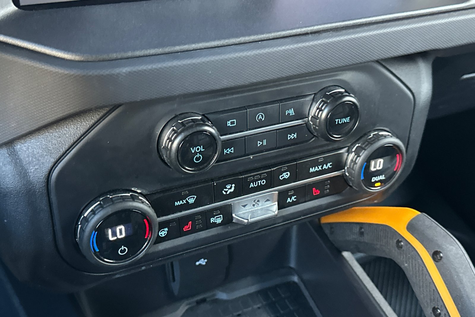 Certified 2024 Ford Bronco Badlands AWD/4WD image 28