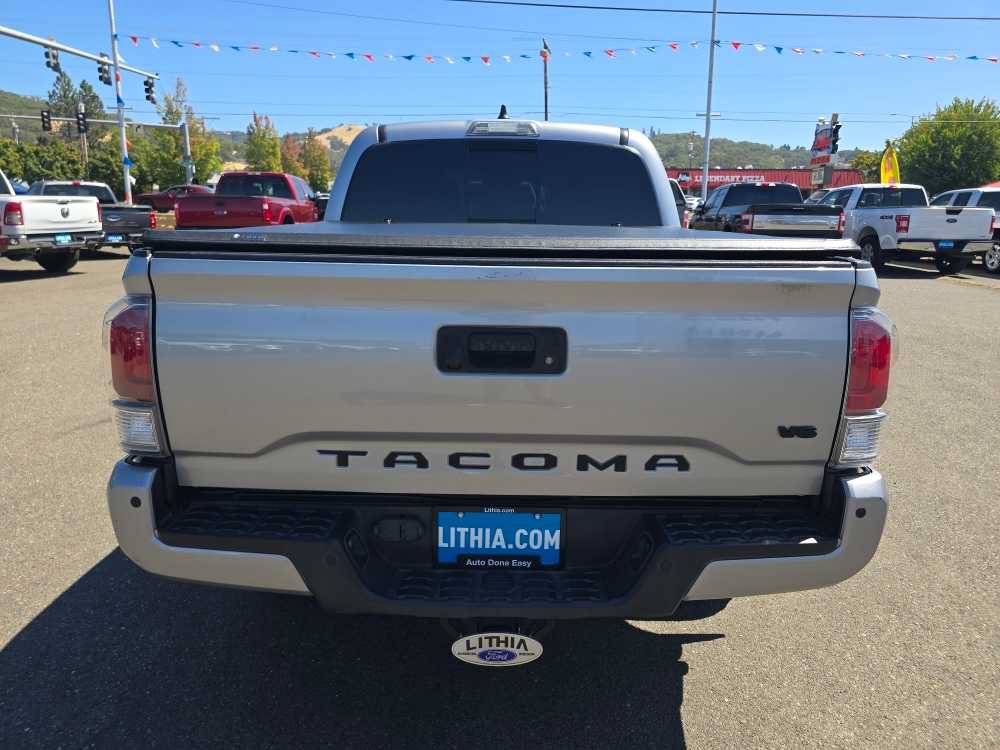 Used 2020 Toyota Tacoma TRD Sport w/ Technology Package AWD/4WD image 4