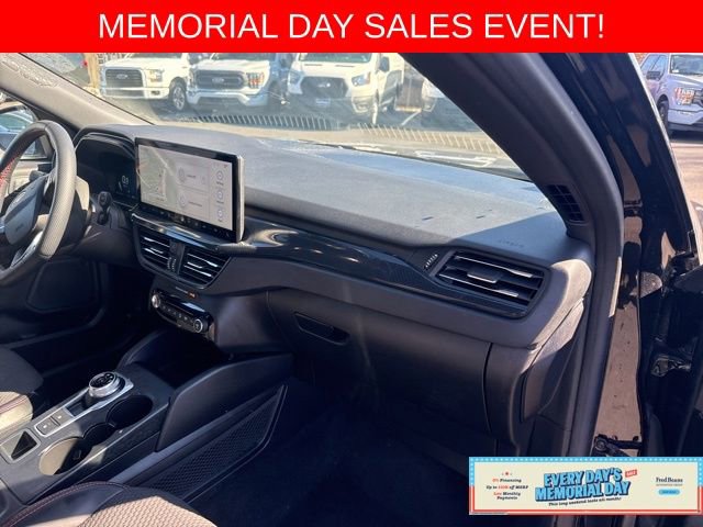 Certified 2023 Ford Escape ST-Line Elite AWD/4WD image 11
