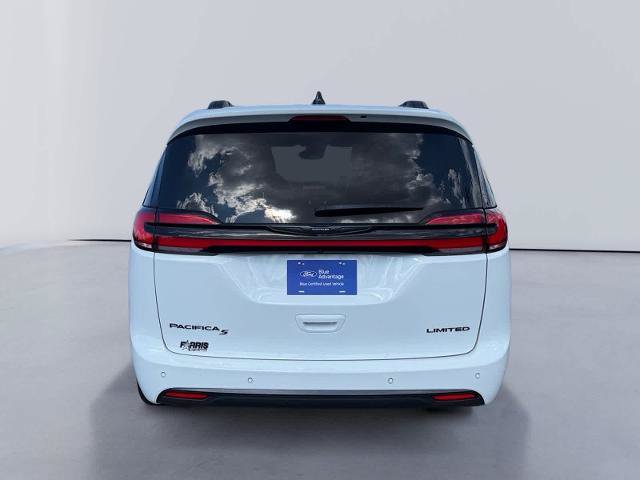 Used 2025 Chrysler Pacifica Limited FWD image 4